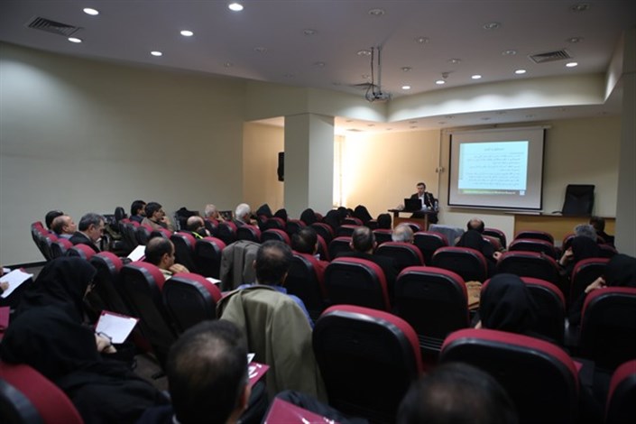 آشنایی اعضای کمیته های اخلاق سازمانی دانشگاه آزاد اسلامی با اخلاق در انتشارآثار پژوهش ها زیست پزشکی