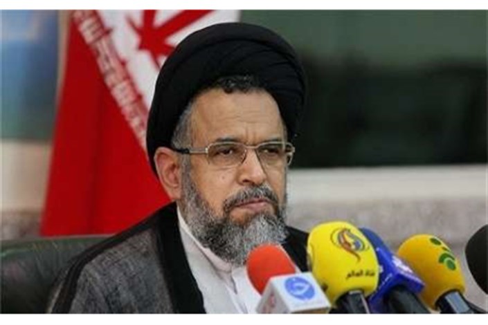 نقوی حسینی به نقل از وزیر اطلاعات : 50 مدیر دو تابعیتی از پست‌های دولتی برکنار شدند