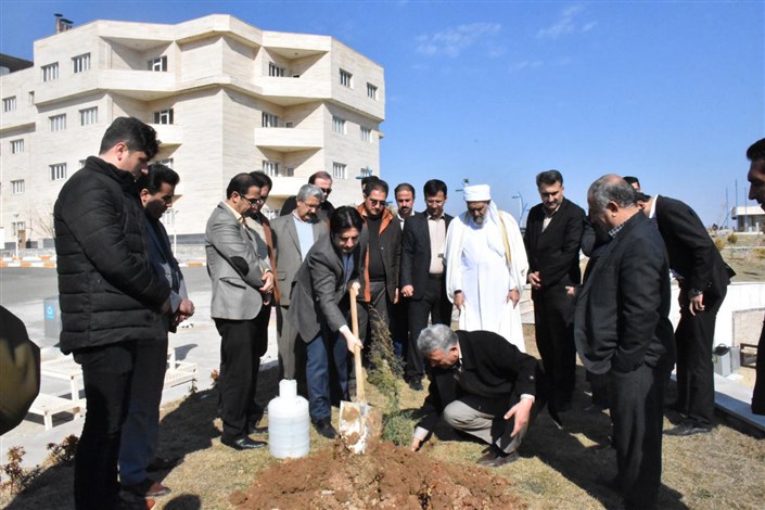 اجرای کشوری طرح «یاد سبز شهدا» با درختکاری به یاد شهدای انقلاب اسلامی در واحد بوکان برگزار شد