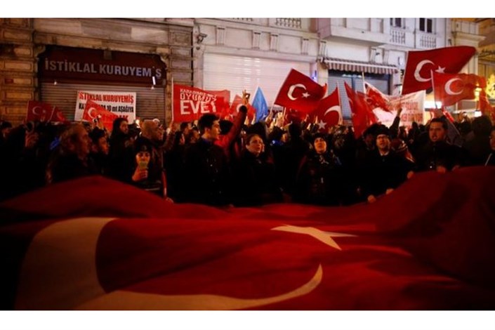 موافقان و مخالفان همه پرسی تغییر قانون اساسی ترکیه چه می گویند؟