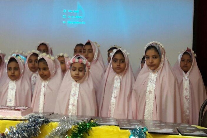 جشن تکلیف کلاس سومی‌های دبستان دخترانه سما واحد کرمان