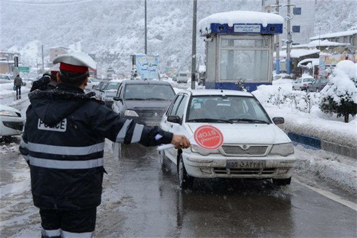 بارش برف و کولاک در جاده های 9 استان/ رانندگان احتیاط کنند
