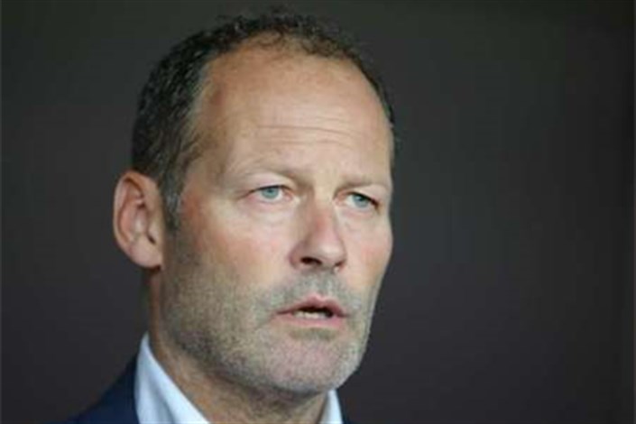 سرمربی هلند مسئولیت شکست در دیدار مقدماتی جام جهانی را پذیرفت
