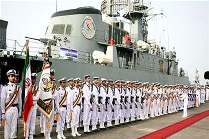 پهلوگیری پنجاهمین ناوگروه نیروی دریایی ارتش جمهوری اسلامی ایران در بندرعباس