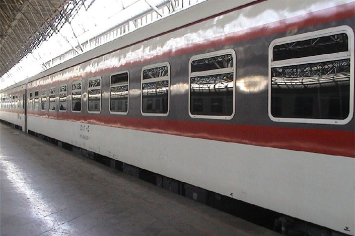 ورود نخستین قطار از همدان به ایستگاه راه‌آهن مشهد