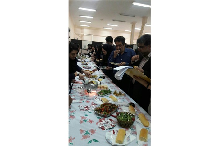 برگزاری جشنواره غذا سالم در دانشگاه  آزاد اسلامی واحد پرند