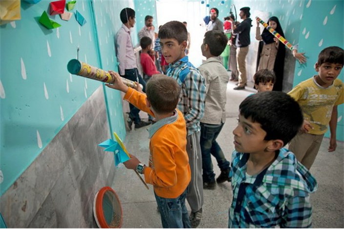 نقاشی آرزوهای بچه‌های بندرانزلی روی بادبان/ خشت اول  برای بچه‌های خرانق