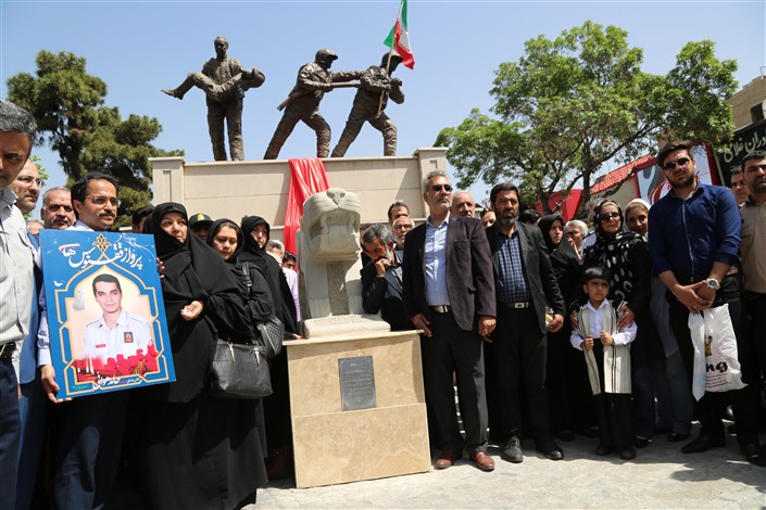 تندیس "شیر سنگی" در میدان حسن آباد تهران نصب شد