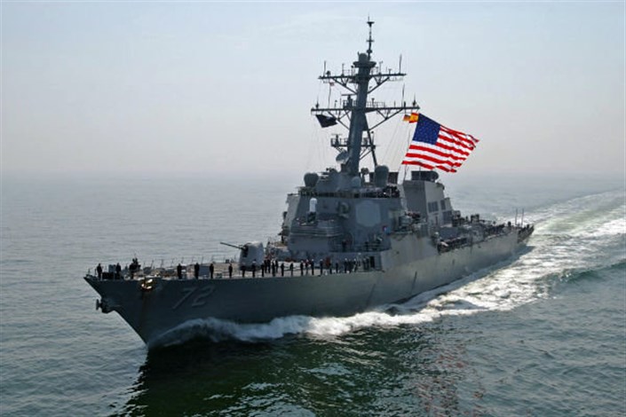 تقابل قایق ایرانی با ناوشکن آمریکایی در خلیج فارس