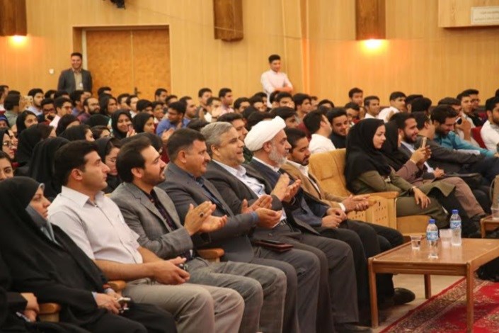 جشن روز جوان در دانشگاه آزاد اسلامی واحد کرمان برگزار شد