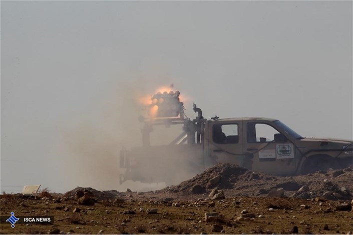 حملات داعش با پنج خودروی بمب گذاری شده به نیروهای عراقی در موصل