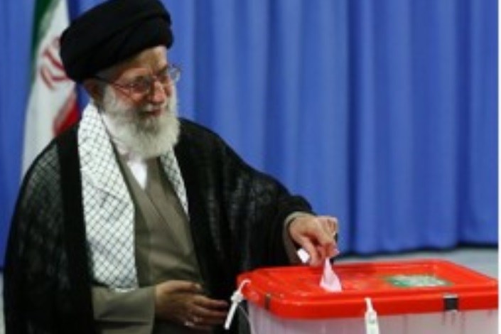 رهبر انقلاب رای خود را به صندوق انداختند