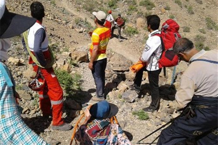 تلاش 5 ساعته پرسنل اورژانس 115 نیشابور برای نجات جان یک کوهنورد
