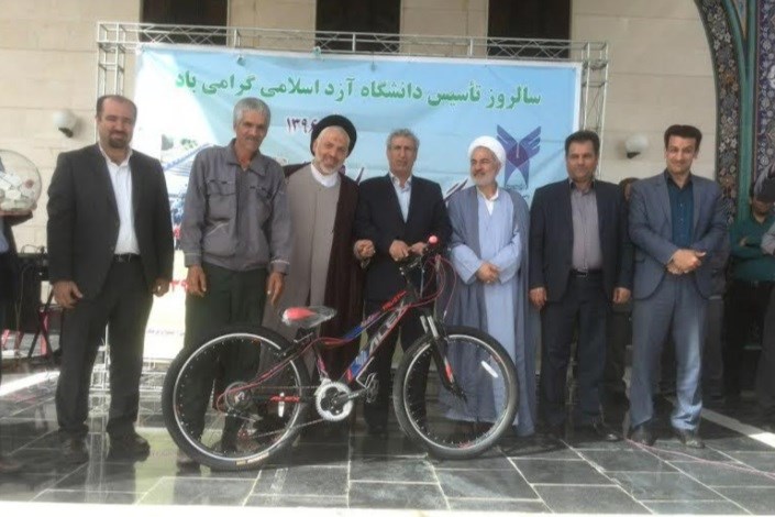  همایش پیاده‌روی دانشگاه آزاد اسلامی ورامین، پیشوا برگزار شد