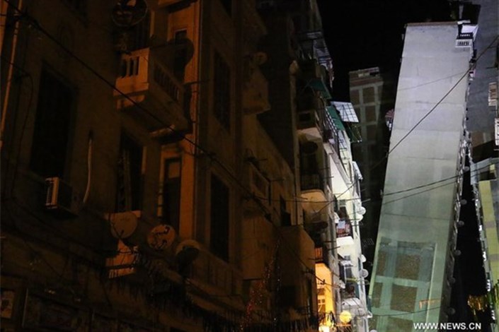 واژگونی ساختمان ۱۴ طبقه در شهر "اسکندریه" مصر/عکس