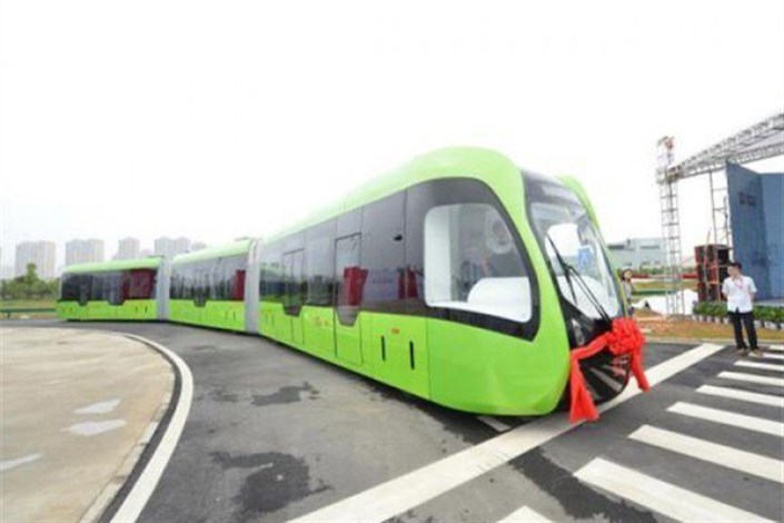 نخستین سیستم حمل و نقل خودران در چین رونمایی شد