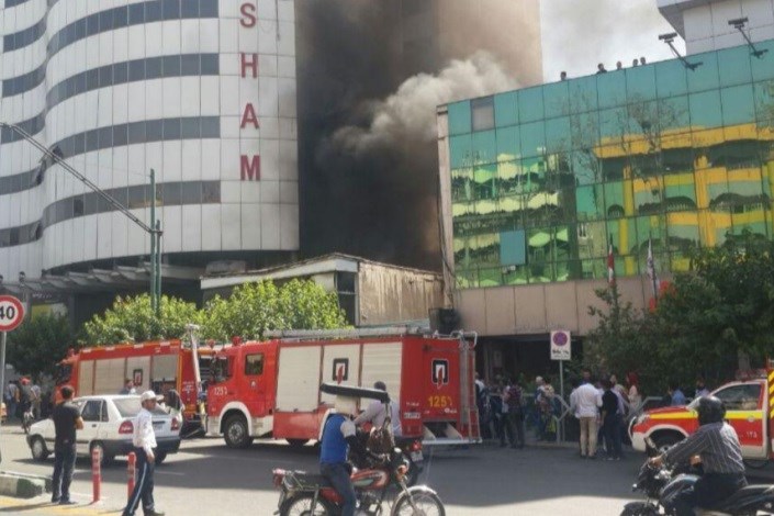 جزئیات آتش سوزی ساختمان اداری در بلوار کشاورز/تصویر