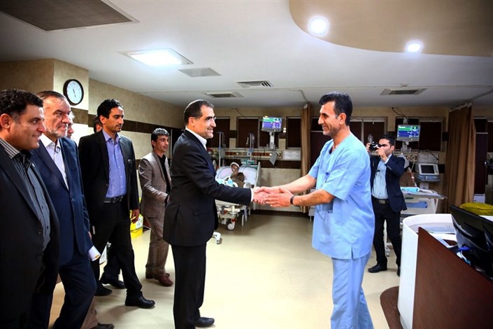 بازدید شبانه وزیر بهداشت از بیمارستان لقمان / دستور دکتر هاشمی برای تامین کمبودهای این بیمارستان