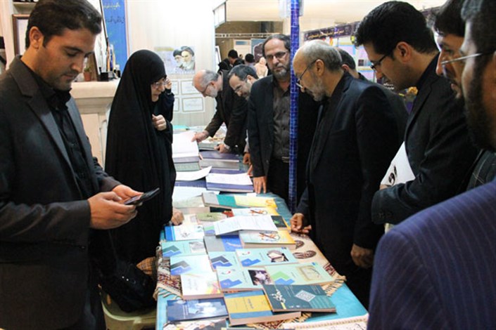 رئیس دانشگاه جامع علمی کاربردی از بیست و پنجمین نمایشگاه بین المللی قرآن کریم بازدید کرد