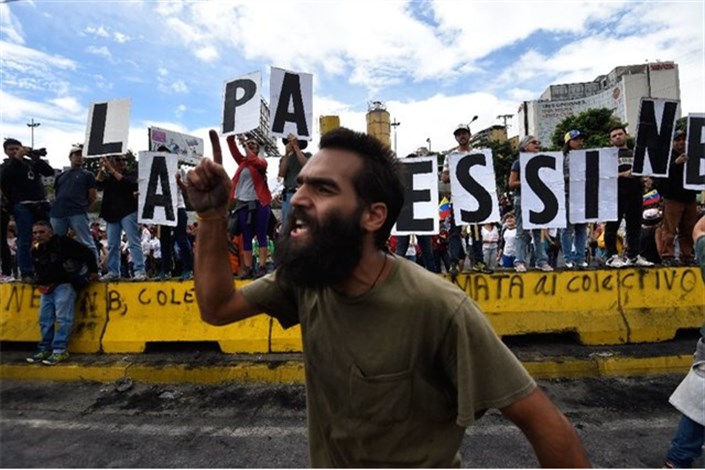 تشدید درگیری‌ها میان معترضان و نیروهای امنیتی ونزوئلا