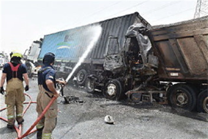 سه راننده آسیایی زنده زنده در آتش سوزی سه کامیون در شارجه  سوختند