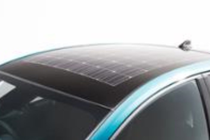 پاناسونیک از سقف خودروها برق تولید می کند