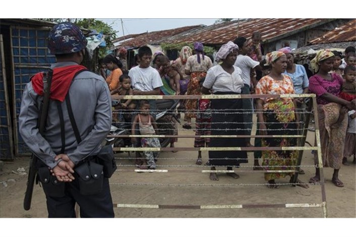 کشته شدن یک مسلمان روهینجایی به دست بودایی‌ها در حضور پلیس میانمار