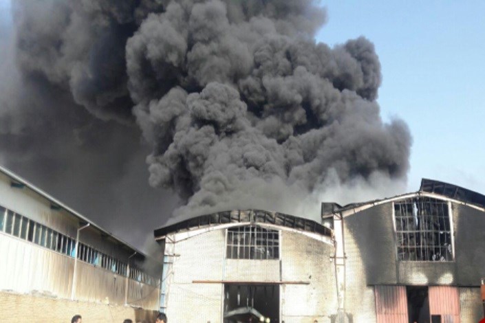 آتش سوزی در کارخانه بزرگ شهرک شکوهیه