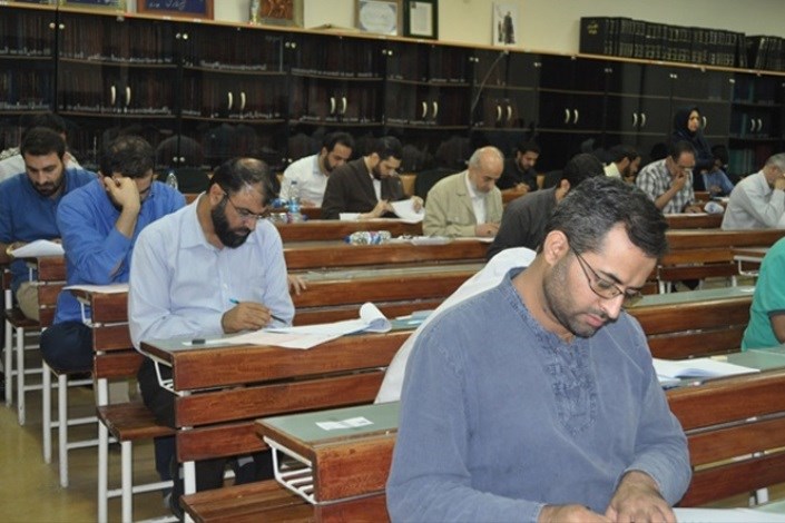 نخستین آزمون بسندگی زبان عربی در دانشگاه تهران برگزار شد