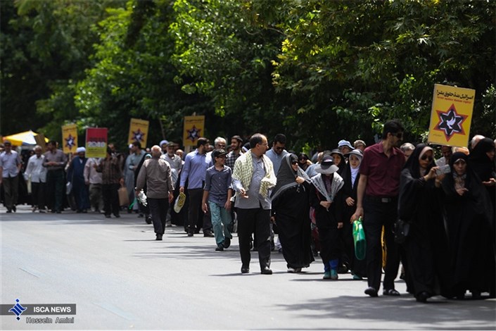 راهپیمایی نمازگزاران در اعتراض به جنایت علیه مسلمانان فلسطین و میانمار برگزار شد