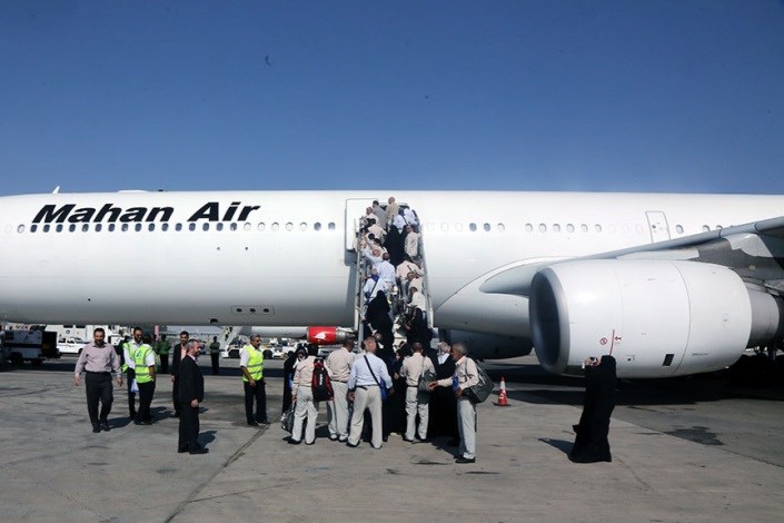 حاجیان  به خانه بر می گردند/ ۲۶ بیمار با اولین پرواز به کشور منتقل شدند
