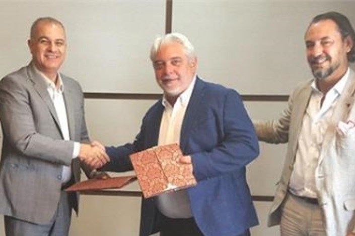  امضای تفاهم نامه همکاری میان استانداری خوزستان با شرکت فرانسوی