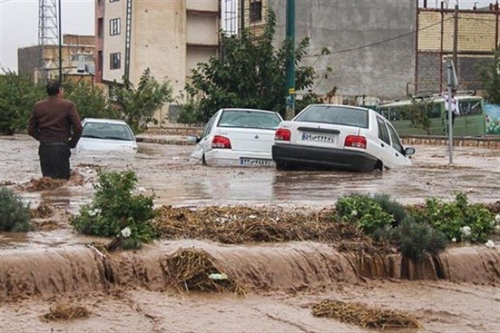 سیلاب  یک نفر را با خود برد/10 استان درگیر سیل، برف و کولاک