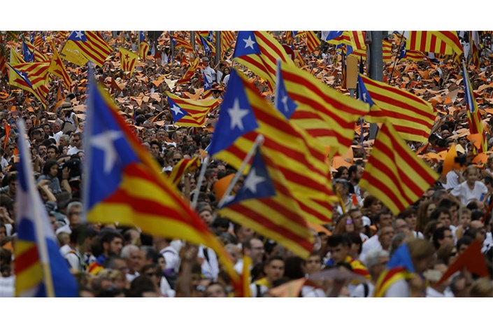 تظاهرات حامیان استقلال منطقه کاتالونیا در سن سباستین