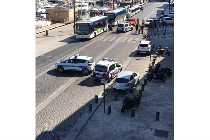 ورود مرگبار یک خودرو در مارسی فرانسه به ایستگاه اتوبوس