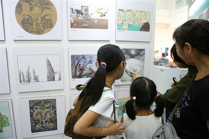 استقبال چینی ها از غرفه ایران در نمایشگاه پکن