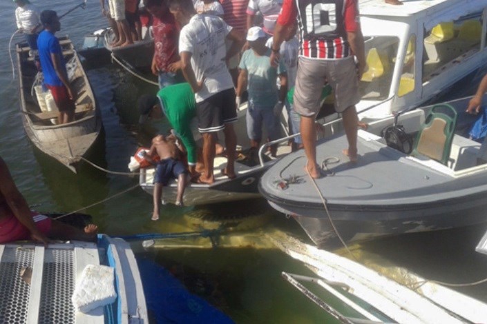 غرق شدن یک کشتی با 70 مسافر در رودخانه «خینگو» برزیل+ تصاویر