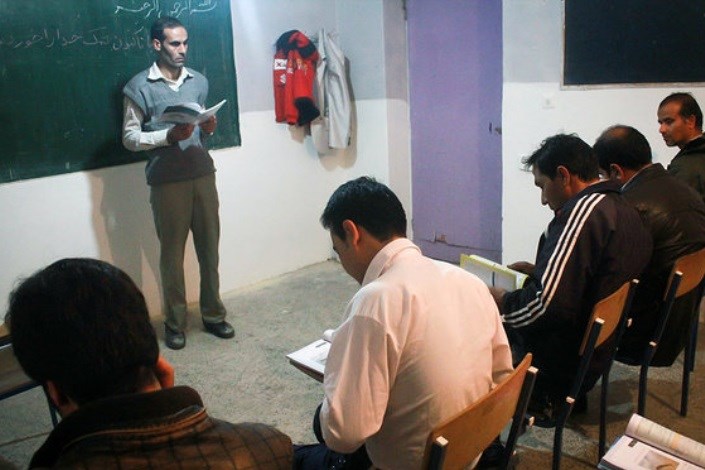 برپایی کارگاه های آموزشی نهضت سواد آموزی در منطقه 7