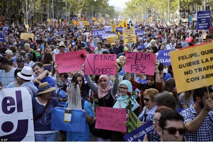 راهپیمایی عظیم  اتحاد و صلح با اسلام در بارسلونا+عکس