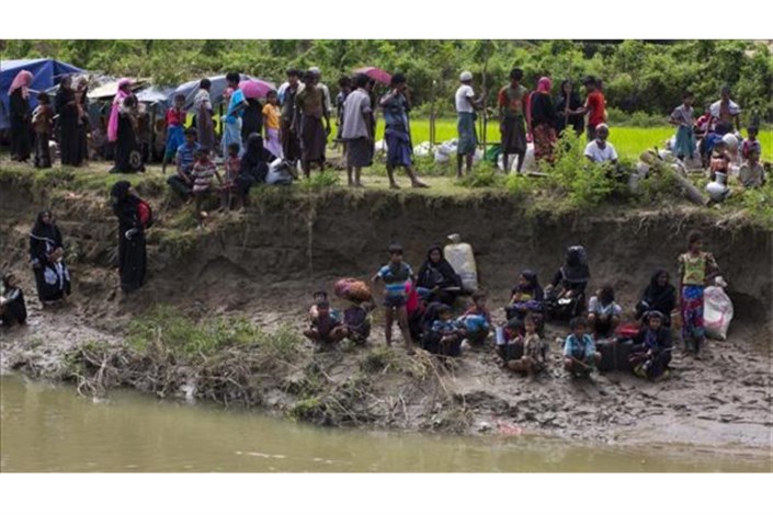 کوچ اجباری مسلمانان روهینگیایی در پی قتل عام ارتش میانمار