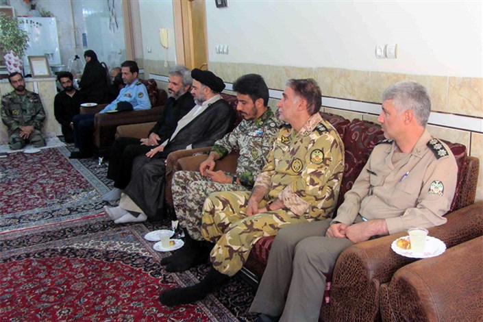 دیدار جمعی از فرماندهان ارتش با خانواده شهید محسن حججی 