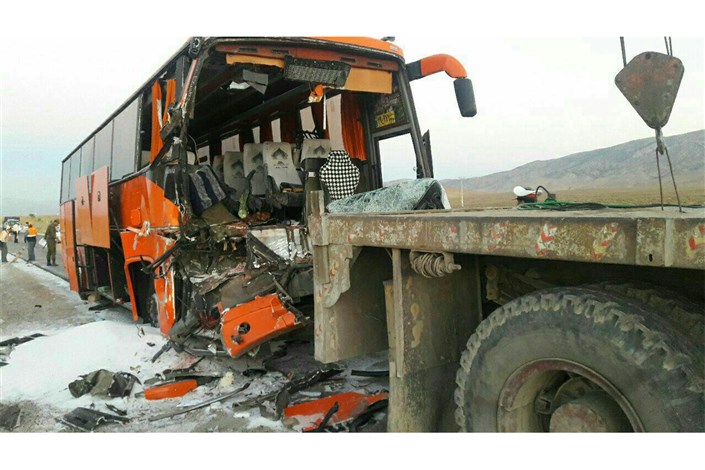۳ کشته و ۲۲ مصدوم در تصادف  کامیون با اتوبوس در محور جنگل گلستان- بجنورد