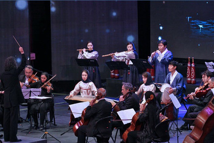 کنسرت کره ای ها در فضای باز برج میلاد