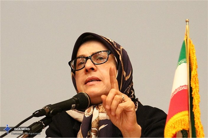 زنان با پیروزی انقلاب اسلامی هویت اجتماعی پیدا کردند