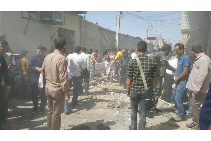 تخریب چند واحد مسکونی درانفجار مهیب  کپسول  گاز/حضور تماشاچیان کار آواربرداری را  مشکل کرده است!
