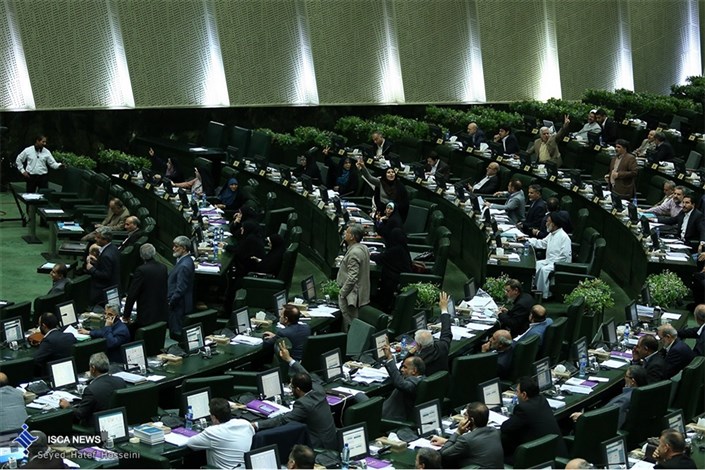 تصمیم مجلس برای کاهش جمعیت زندان‌ها و ساماندهی زندانیان