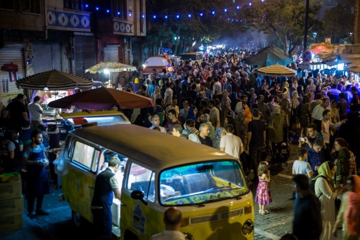 مخالفت پلیس با تبدیل خیابان سی تیر به مکانی برای عرضه غذا و کافه