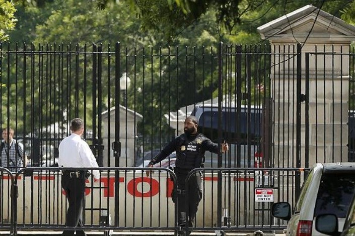 یک فرد مسلح در نزدیکی کاخ سفید بازداشت شد