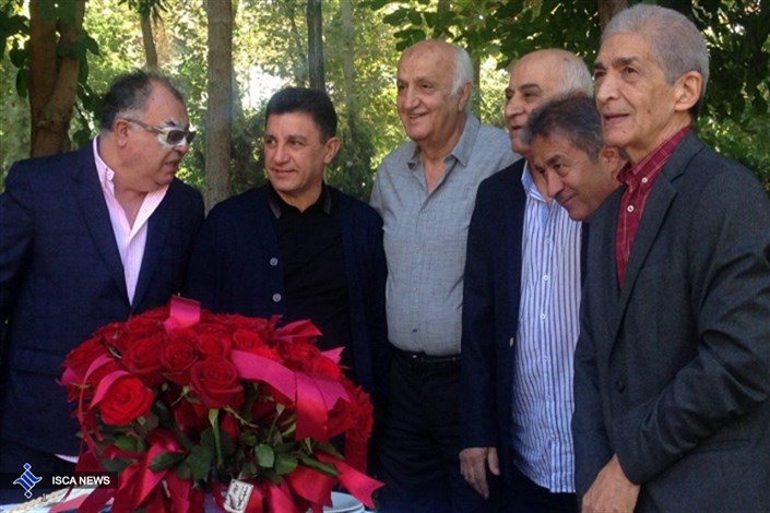 فوتبالی‌ها در جشن تولد 78 سالگی یاوری+ عکس