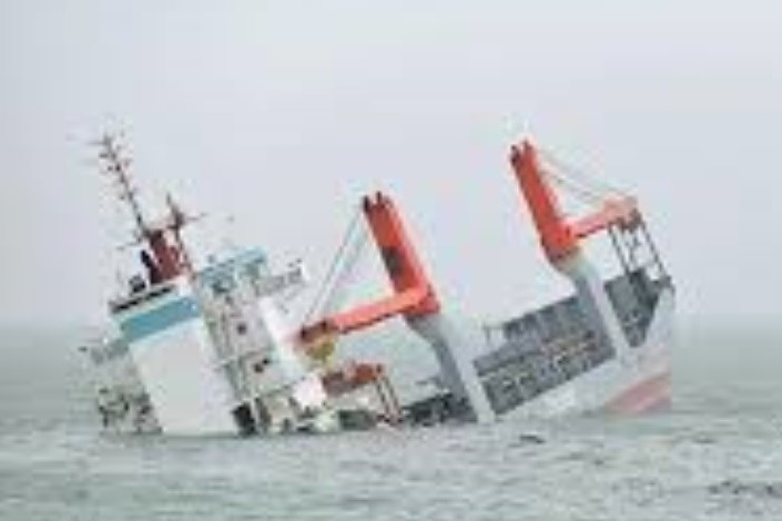 یک کشتی باربری ایران در آبهای کویت غرق شد